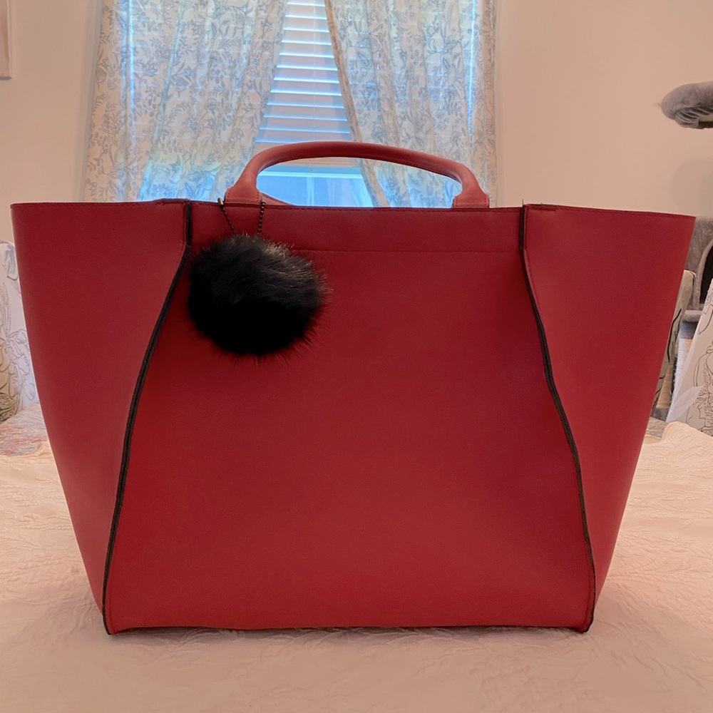 Elegant Red Tote Bag - Picture 2 of 8